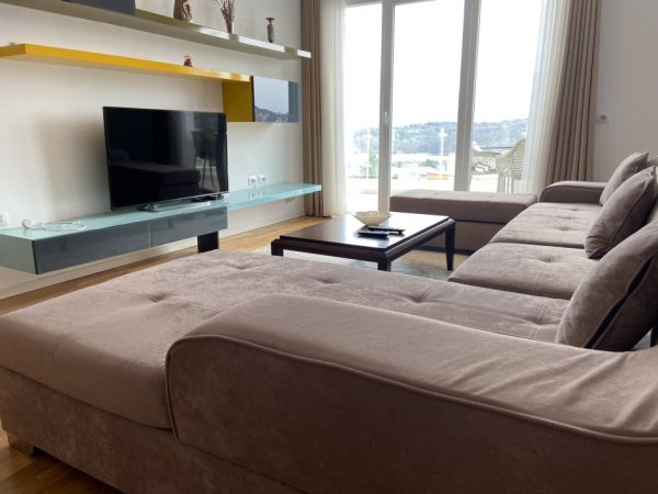 Tirane, jepet me qera apartament 2+1+Ballkon Kati 3, 97 m² (Kopeshti Botanik)