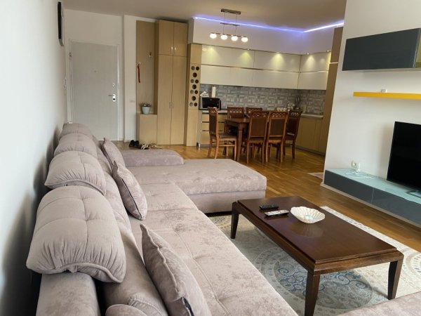 Tirane, jepet me qera apartament 2+1+Ballkon Kati 3, 97 m² (Kopeshti Botanik)