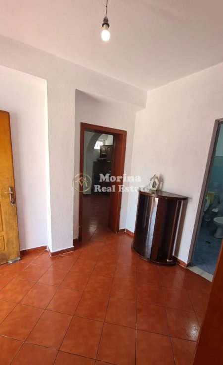 Tirane, jepet me qera shtepi 2+1 Kati 1, 90 m² 350 € (Rruga Jordan Misja)