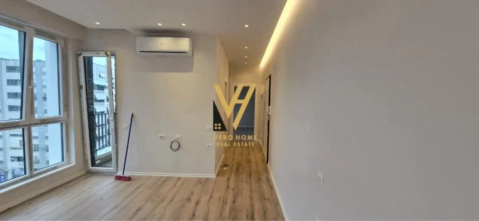 Tirane, jepet me qera zyre Kati 6, 60 m² 700 € (KOMUNA E PARISIT)