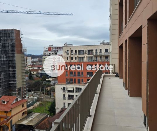 Tirane, shitet apartament 2+1+Ballkon Kati 6, 115 m² (LAPRAKE)