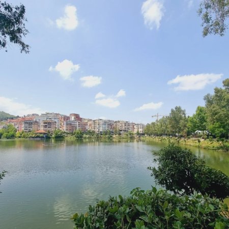 Tirane, shitet apartament 1+1 , 71 m² 155.000 € (liqeni thate)