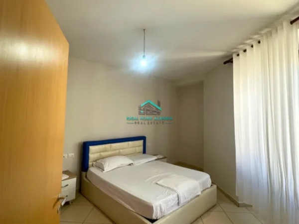 Vlore, jepet me qera apartament 1+1+Ballkon Kati 7, 63 m² 400 € (VLORE)