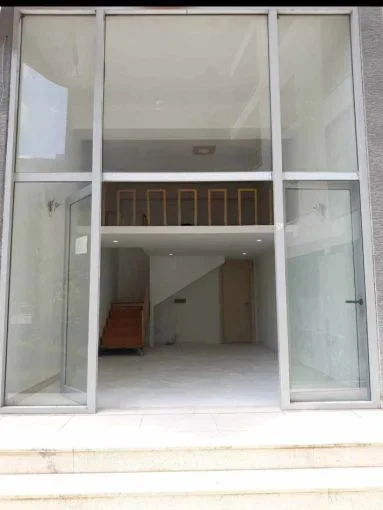 Tirane, jepet me qera Kati 0, 40 m² 150 € 