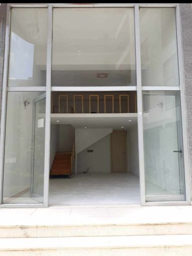 Tirane, jepet me qera zyre Kati 0, 40 m² 150 € (Astir)