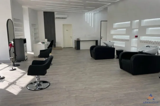 Tirane, shitet ambjent biznesi Kati 2, 125 m² 45.000 € 