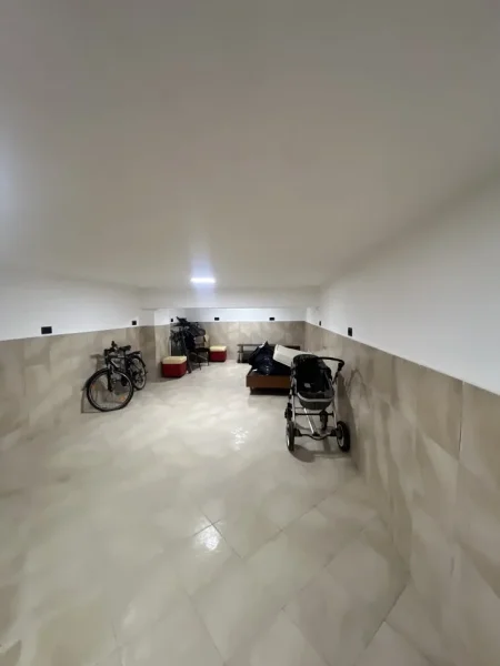 Durres, shitet dyqan Kati 1, 33 m² 