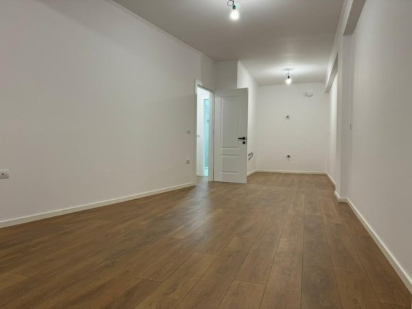 Tirane, shitet apartament 1+1 , 70 m² 108.000 € (Astir)