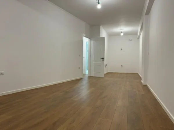 Tirane, shitet apartament 1+1 , 70 m² 108.000 € (Astir)