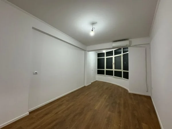 Tirane, shitet apartament 1+1 , 70 m² 108.000 € (Astir)