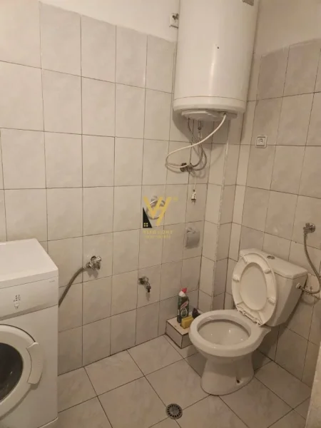 Tirane, jepet me qera apartament 1+1+Aneks Kati 4, 53 m² 400 € (ISH PARKU)