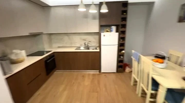 Jepet apartament 1+1 me Qira ne Astir (tek Fratari), Mobilim Modern ,  380 Euro