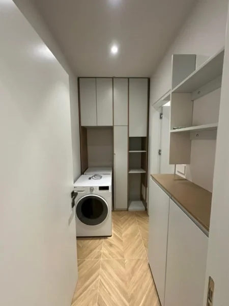 Tirane, jepet me qera Vile 4+1+Aneks Kati 2, 225 m² 3.500 € 