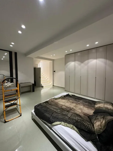 Tirane, jepet me qera Vile 4+1+Aneks Kati 2, 225 m² 3.500 € 