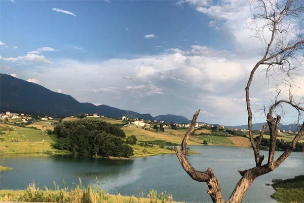 Tirane, shes apartament duplex Dublex Kati 0, 102 m² 287.502 € (Liqeni Farkes)