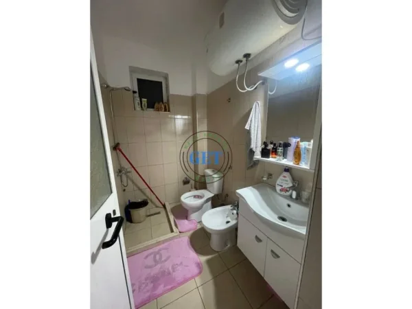 Durres, jepet me qera apartament 2+1 Kati 4, 79 m² 400 € (Tregut te vogel Industrial)