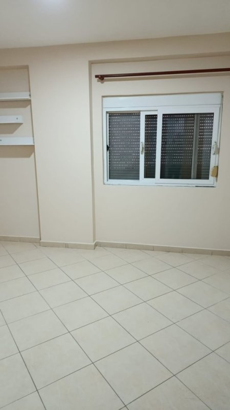 Tirane, jap me qera ambjent biznesi Kati 4, 80 m² 550 € (Don Bosko)
