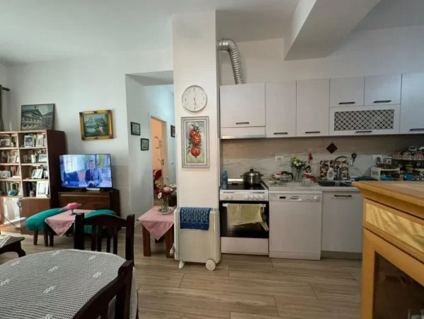 Tirane, shitet apartament 2+1 , 84 m² (Ali Demi)