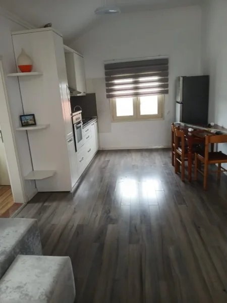 Tirane, jap me qera apartament 2+1+Ballkon Kati 3, 70 m² 510 € (mbi kompleksin Ana)