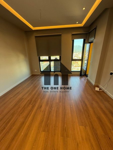 Tirane, jepet me qera zyre Kati 10, 50 m² 480 € (21-Dhjetori)