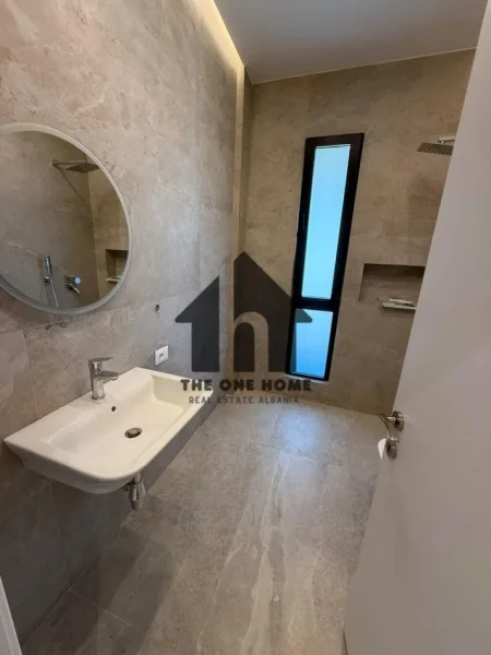 Tirane, jepet me qera zyre Kati 10, 50 m² 480 € (21-Dhjetori)