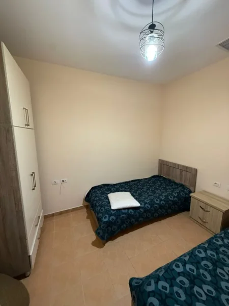 Tirane, jap me qera apartament 2+1+Ballkon Kati 1, 83 m² 500 € (bill klinton)