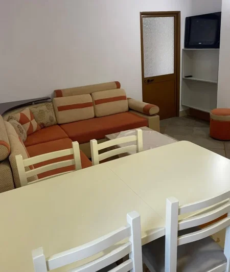 Tirane, jepet me qera nga Pronari, pa-komision apartament 1+1 Kati 1, 50 m² 350 € (ilia dilo sheperi)