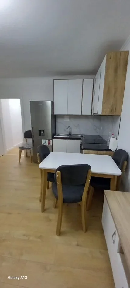 Tirane, jap me qera apartament 2+1+Ballkon Kati 4, 75 m² 620 € (don bosko)