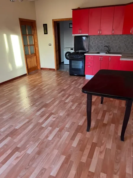 Tirane, jepet me qera shtepi 2+1 Kati 2, 120 m² 400 € (Kodra e Priftit)