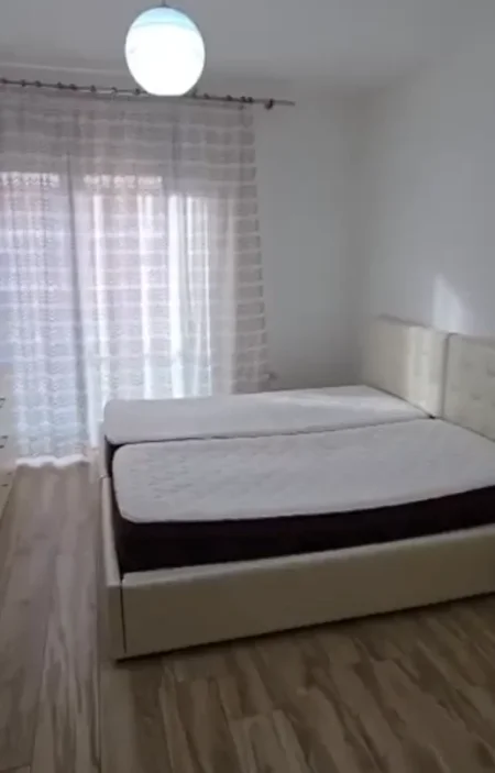Tirane, jepet me qera apartament 2+1 Kati 3, 100 m² 650 € (fiori di bosko)