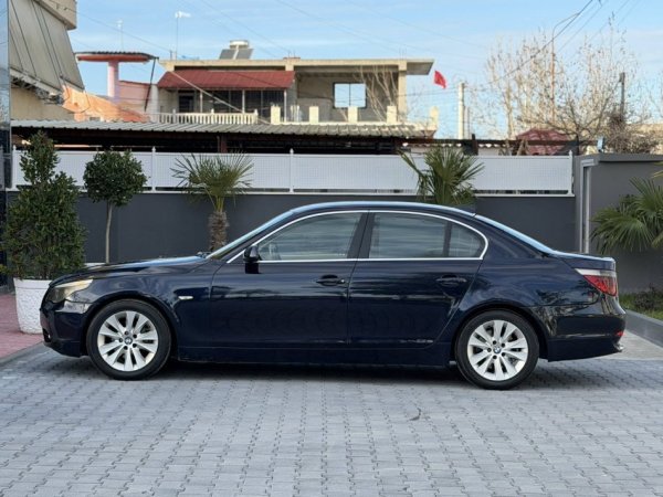 Fier, shes makine BMW 525-2.5 Benzin Gaz-2005-AUTOMATIK-LETRAT PAGUARA-OKAZION-3700 EURO-069 44 00 305 Benzin+Gaz, blu automatik Kondicioner 3.700 €
