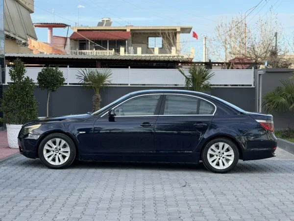 Fier, shes makine BMW 525-2.5 Benzin Gaz-2005-AUTOMATIK-LETRAT PAGUARA-OKAZION-3500 EURO-069 44 00 305 Benzin+Gaz, blu automatik Kondicioner 3.700 €