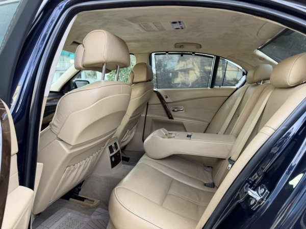 Fier, shes makine BMW 525-2.5 Benzin Gaz-2005-AUTOMATIK-LETRAT PAGUARA-OKAZION-3500 EURO-069 44 00 305 Benzin+Gaz, blu automatik Kondicioner 3.700 €