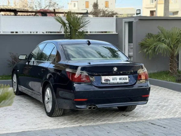 Fier, shes makine BMW 525-2.5 Benzin Gaz-2005-AUTOMATIK-LETRAT PAGUARA-OKAZION-3500 EURO-069 44 00 305 Benzin+Gaz, blu automatik Kondicioner 3.700 €