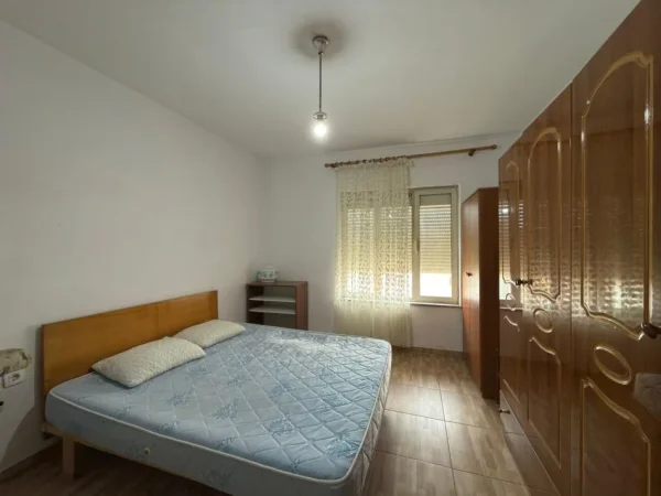 Tirane, jepet me qera apartament 1+1+Ballkon Kati 5, 60 m² 450 € (Xhamia e Tabakeve)