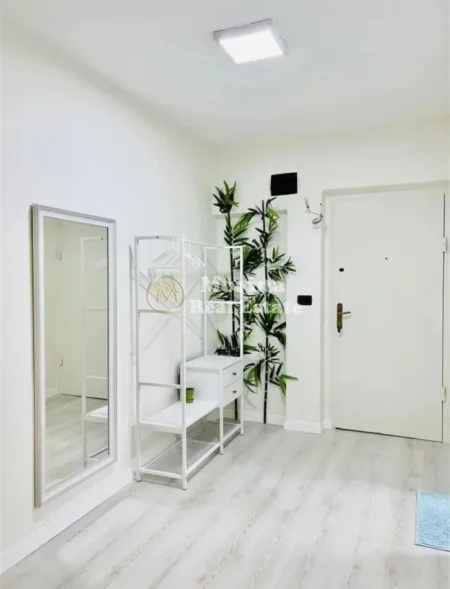 Tirane, jepet me qera apartament 1+1 Kati 3, 65 m² 600 € (Stadiumi Dinamo)