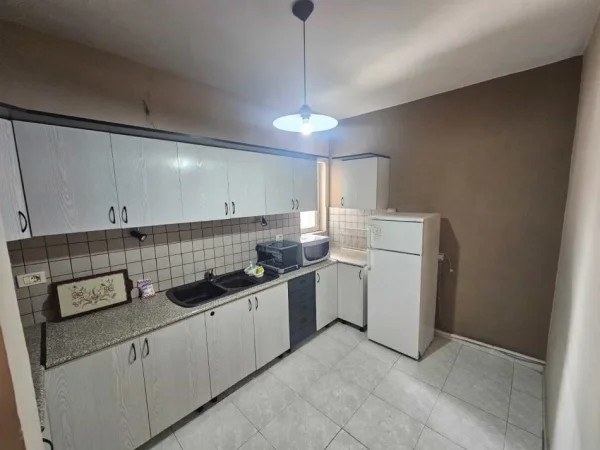Tirane, shes apartament 2+1 Kati 4, 75 m² 177.000 € (bulevardi zogu i pare)