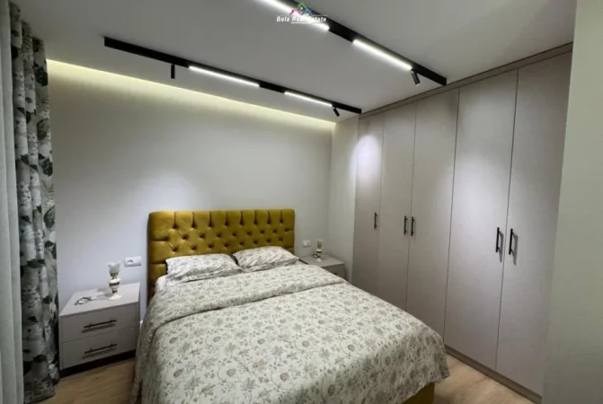 Tirane, jepet me qera apartament 1+1 Kati 2, 77 m² 950 € (Rruga Shyqyri Brari)