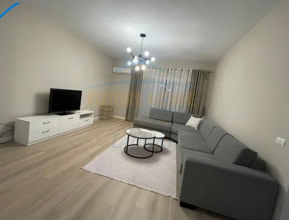 Tirane, jepet me qera apartament 2+1+2+Ballkon Kati 3, 111 m² 730 € (Kopshti Botanik)