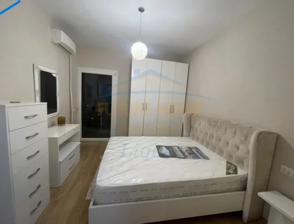 Tirane, jepet me qera apartament 2+1+2+Ballkon Kati 3, 111 m² 730 € (Kopshti Botanik)