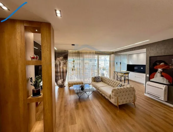 Tirane, jepet me qera apartament 2+1+2+Ballkon Kati 5, 136 m² 1.000 € (21 Dhjetori)