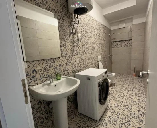 Tirane, jepet me qera garsonier 1+1 Kati 3, 43 m² 465 € (Rruga Dritan Hoxha)