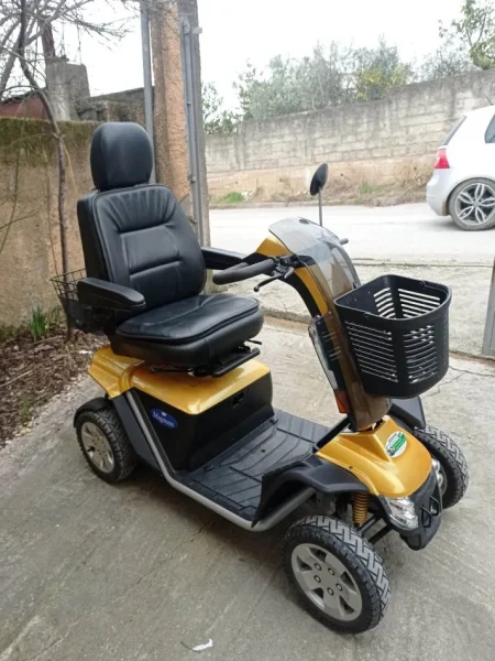 Tirane, shes motor Victory XL 140 , e verdhë 5.000 km 1.500 €