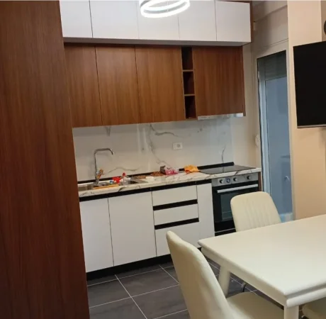 Vlore, jepet me qera apartament 1+1 Kati 4, 82 m² 400 € 