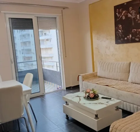 Vlore, jepet me qera apartament 1+1 Kati 4, 82 m² 400 € 