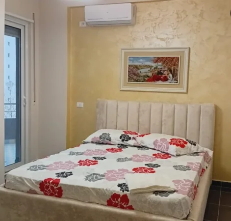 Vlore, jepet me qera apartament 1+1 Kati 4, 82 m² 400 € 