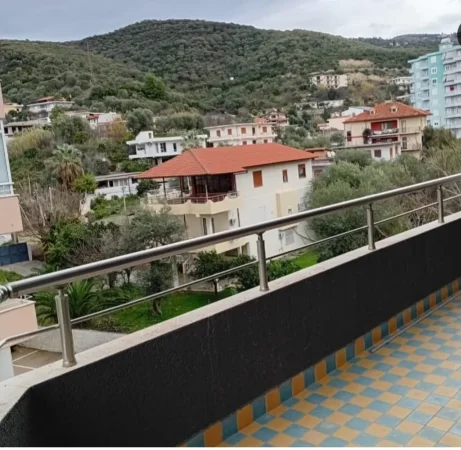 Vlore, jepet me qera apartament 1+1 Kati 4, 82 m² 400 € 