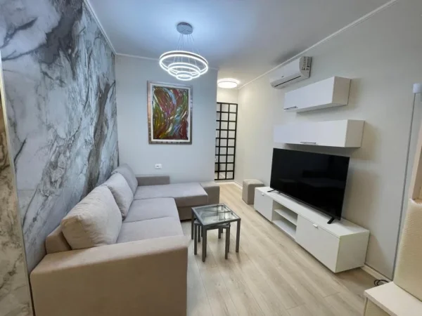 Tirane, shes apartament 3+1+Aneks+Ballkon Kati 4, 300.000 € (Ish Tregu Elektrik)