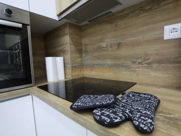 Tirane, jepet me qera apartament 1+1 Kati 0, 62 m² 650 € (21 Dhjetori,)