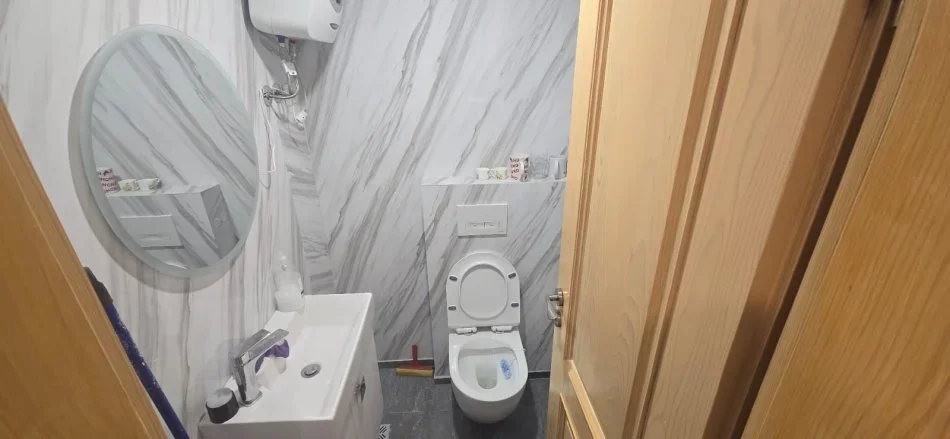 Tirane, shes zyre Kati 0, 20 m² 50.000 € (Aladdin frasheri)